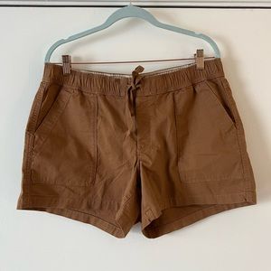North Face cargo khaki pull-on shorts - never worn! $30 OBO